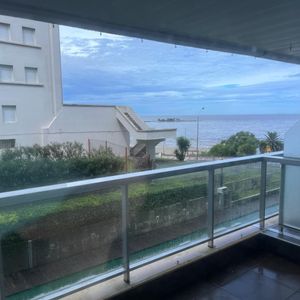Venta Apartamento 2 Dormitorios Sobre La Rambla Con Bvista Al Mar. Malvín