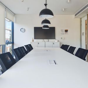 Espacio De Oficina En Renta Para 4 Personas En Montevideo, Carrasco Valley