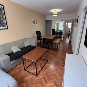 Venta De Apartamento 2 Dormitorios Muy Luminoso Patio Y Cochera 