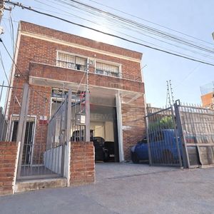 Venta Local + Galpón + Casa 2 Padrones En Cerrito De La Victoria