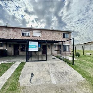Vivienda De 3 Dormitorios Con Patio En Complejo 