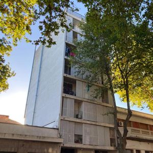 Venta Apartamento 2 Dormitorios Con Cochera Zona Reducto. Acepta Banco.