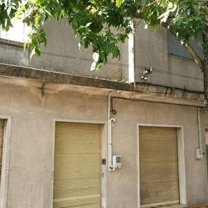 Oportunidad Casa Con Cochera,  Local,  Apartamento Y Galpón Con Gran Potencial Renta Estimada $100.000. Ubicada En Mercedes