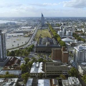 Venta Apartamento 2 Dormitorios En El Centro, Acepta Banco.