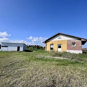 Alquiler De Edificio Y Galpón A Metros De Ruta 50 