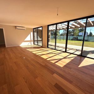 Alquiler Casa Huertas De Los Horneros 4 Dormitorios Jardín A Estrenar