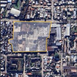 Proximo Garzón Y San Quintin, Galpón De 2000m2, Explanada De Uso Exclusivo De  3700m2, Vigilancia 24 Hs !!