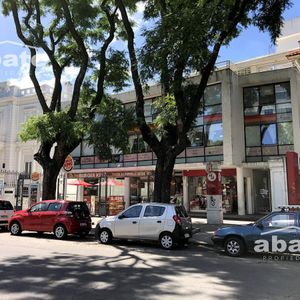 ¡oficina En Alquiler! Zona 100% Comercial