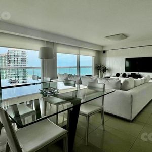 Venta Apto De 4 Dormitorios En Suite Mas Servicio, Cocina Definida, Palier Privado Y  2 Cocheras