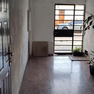Venta De Propiedad Horizontal En Pocitos 2 Dormitorios Y Patio 