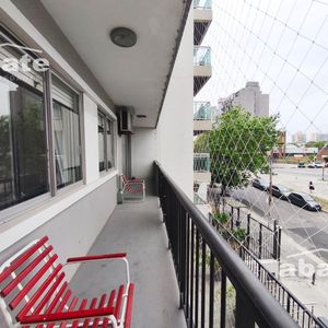 Apartamento De 4 Dormitorios En Pocitos Terraza Y Garage