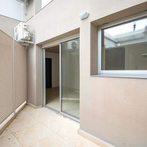 Alquiler Monoambiente Pocitos Nuevo Con Patio Y Sol