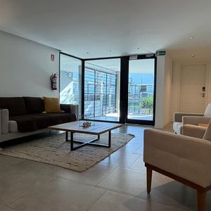 Apartamento En Alquiler 2 Dormitorios Y Garaje Puerto Buceo