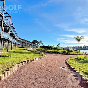 Venta De Apartamento 1 Dormitorio Con Terraza En Carrasco Este Lawa