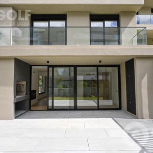 Venta De Apartamento 3 Dormitorios Trento