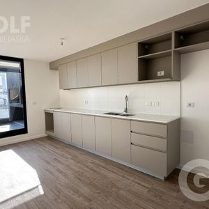 Venta De Apartamento De 1 Dormitorio Con Amplia Terraza En Centro