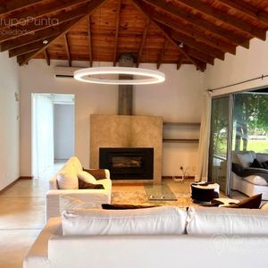 Casa En Alquiler Anual, Rincon Del Indio - Punta Del Este 
