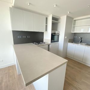Venta En Joy Montevideo, Apartamento De 1 Dormitorio. Piso Alto