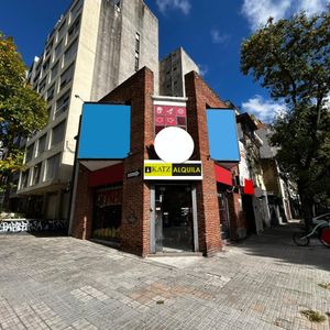 Pagola Y Berro, Gran Esquina, 70 M2 , 8 Mts De Frente , Excelente Estado !!