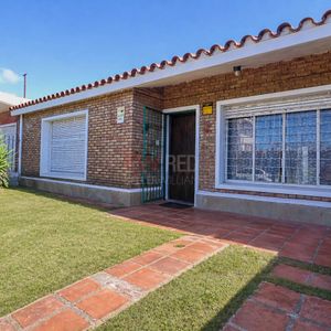 Venta Casa 2 Dormitorios Patio Parrillero Maroñas