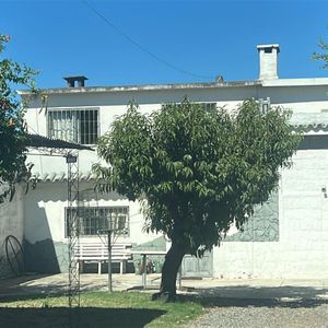 Casa Con Apartamento Y Potencial De Renta En La Paz Sobre Av. Artigas