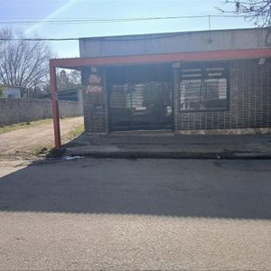 Local Comercial Frente A Sociedad De Fomentos Tarariras