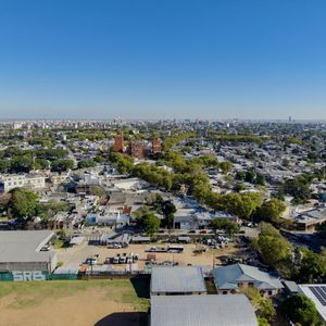  Venta Casa Con Amplio Terreno De 743 M2 Frente 21 Mts.