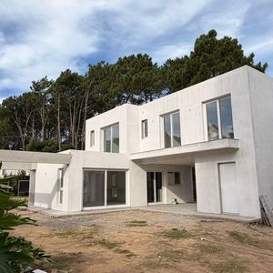Venta Casa 3 Dormitorios En Parque Burnett, Maldonado
