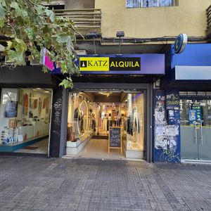 18 De Julio Entre Tristan Narvaja Y Gaboto, 4 Mts De Frente, 111 M2 , Excelente Estado !!