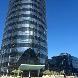 Oficinas En Alquiler - Cosmos Tower - 300 M2