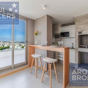 Apartamento De 2 Dormitorios En Alquiler Con Muebles En Punta Carretas
