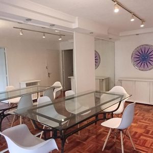 Alquiler Apartamento En Pocitos 2 Dormitorios 2 Baños Cochera Calefacción