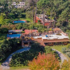 Casa En Venta 5 Dormitorios  Parque Burnett Punta Del Este
