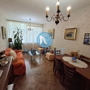 Apartamento En Venta, 3 Dormitorios, 2 Baños, Pocitos, 2 De Rambla