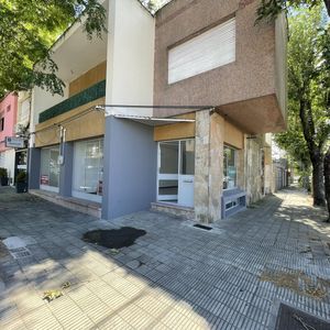 Local Centrico, A Corta Distancia De Terminal Y Puerto