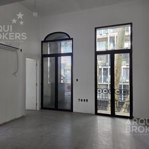 Apartamento De Un Dormitorio En  Venta En Centro - 201