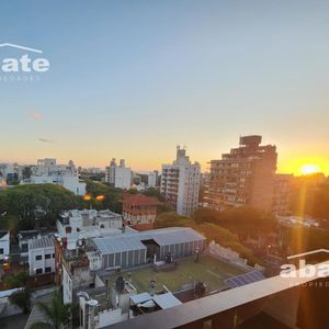 Venta Apartamento De 1 Dormitorio  En Pocitos Piso Alto Con Espectacular Vista