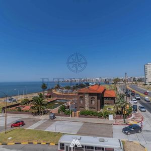 Penthouse En Pocitos, 4 Dormitorios, Doble Garaje