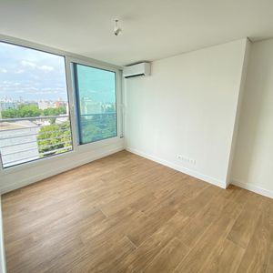 Alquiler Apartamento Joy Montevideo, 1 Dormitorio, Balcón, Piso Alto, Garage!