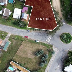 Se Vende Terreno Rocha La Pedrera Esquina Avenida Principal