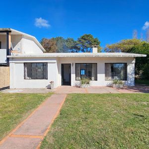 Venta Casa Casa En Solymar Tres Dormitorios, Dos Baños