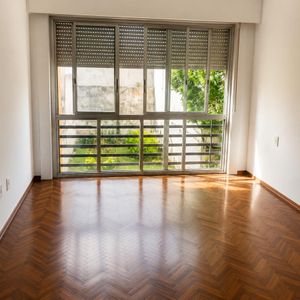 Apartamento En Venta | 2 Dormitorios Al Frente I Cordón