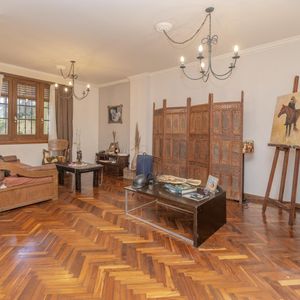 Casa De Dos Dormitorios En Venta En Pocitos Con Patio