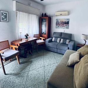 Venta Casa 2 Dormitorios Con Patio Y Garaje En Excelente Zona De Atahualpa.