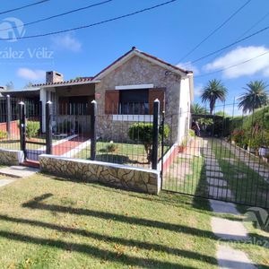 Casa En Venta En Cercano A Playa Seré Y A 80m De Avenida Rodó