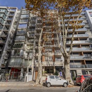 Venta Monoambiente En Pocitos , Calle Pereira Y Libertad