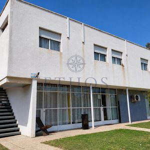 Local Comercial Con Consultorios/oficinas