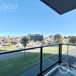 Venta De Apartamento De 2 Dormitorios Con Terraza Y Cochera En Malvín