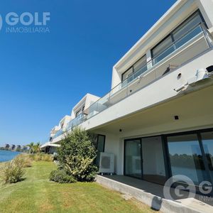 Venta De Villa De 4 Dormitorios En Carrasco Boating
