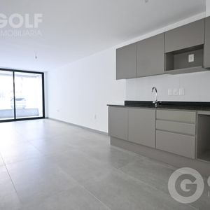 Venta De Apartamento De 1 Dormitorio Con Terraza, Patio, Parrillero Y Garage En Pocitos